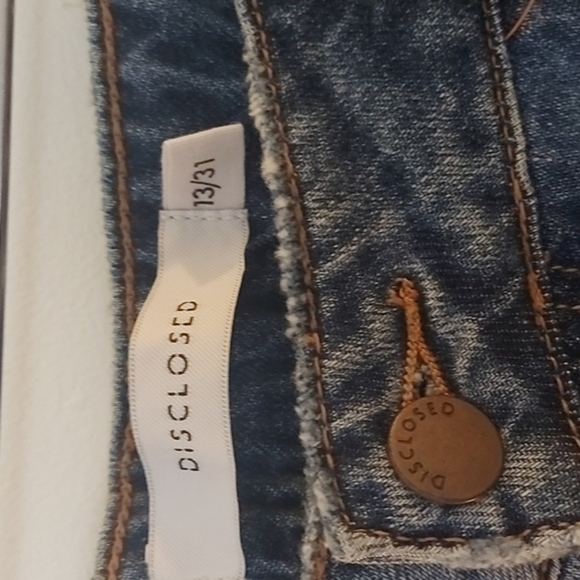 NWT Disclosed Distressed Mom Jeans with Cuffed Hem Medium/Light Wash‎ Size 31 - Picture 5 of 9